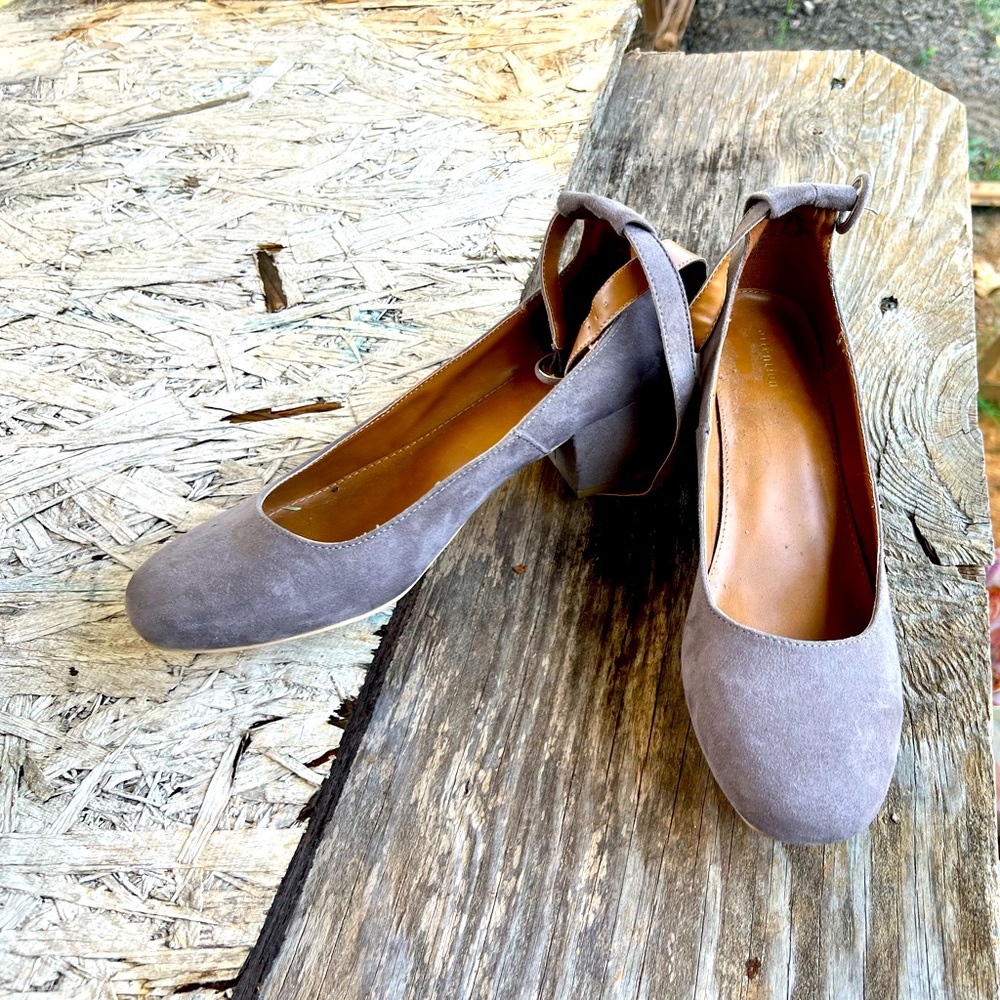 Gray block heals with ankle strap